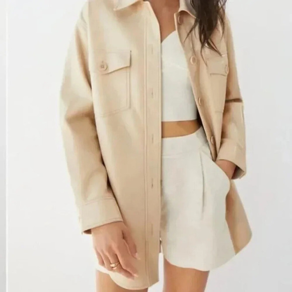 Aritzia Wilfred The Ganna Vegan Leather Shirt  Jacket Shacket Cream Size Medium - Picture 2 of 8